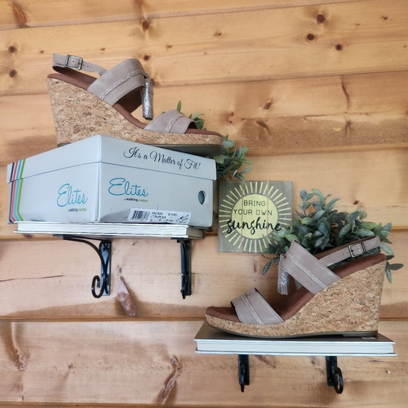 Elites Walking Cradles 💜 NIB Kalinda Suede Leather Tassel Cork Wedge Sandal 12M - Picture 1 of 10